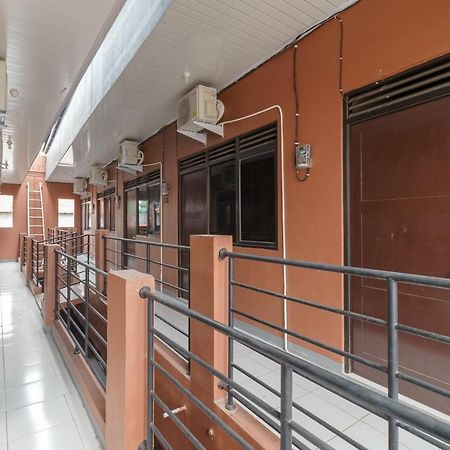 Hotel Reddoorz Syariah Near Siloam Hospitals Bulak Kapal Bekasi Exterior foto