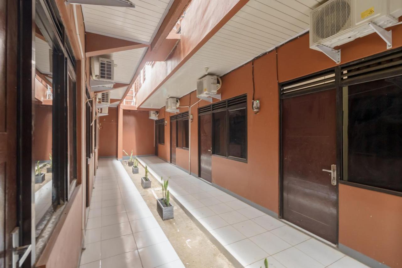 Hotel Reddoorz Syariah Near Siloam Hospitals Bulak Kapal Bekasi Exterior foto