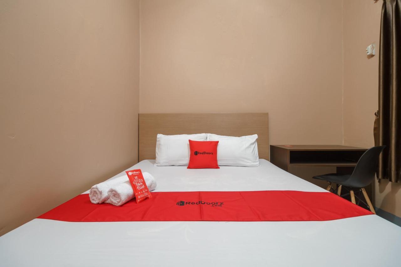 Hotel Reddoorz Syariah Near Siloam Hospitals Bulak Kapal Bekasi Exterior foto